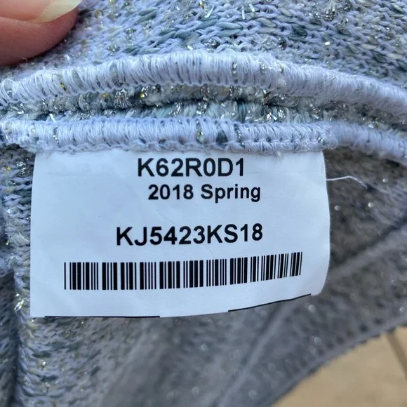 St. John Stunning Silver Jacket, front pockets and hook/eye closures - Picture 10 of 11